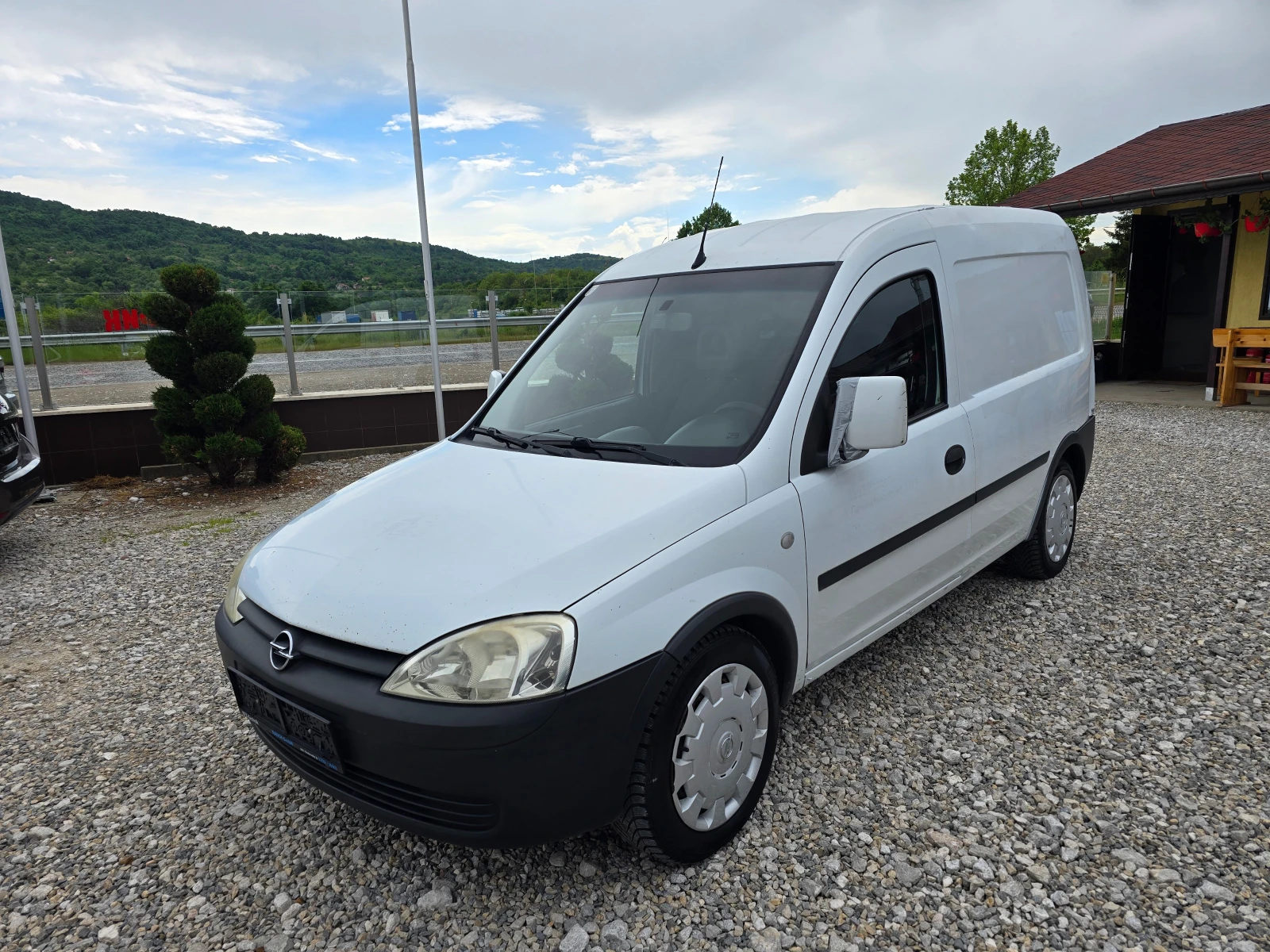Opel Combo 1.7CDTI 101КС ! ! КЛИМАТИК ! ! РЕАЛНИ КИЛОМЕТРИ