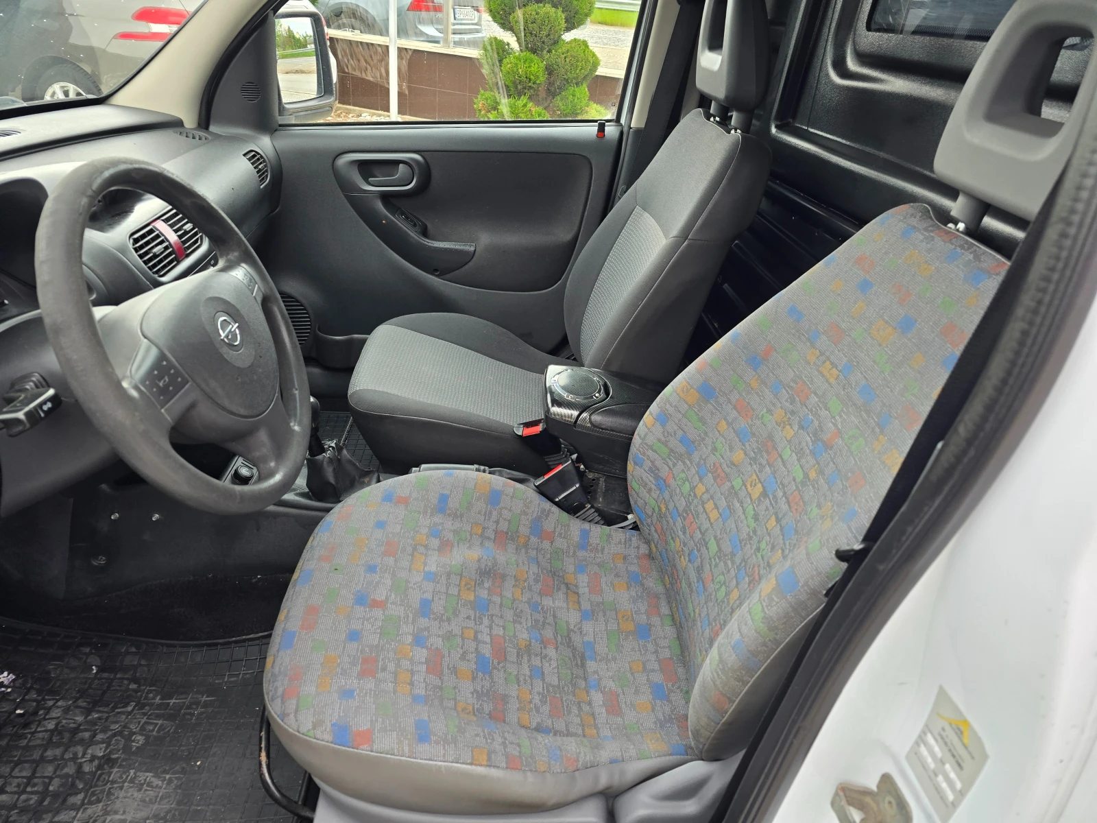 Opel Combo 1.7CDTI 101КС ! ! КЛИМАТИК ! ! РЕАЛНИ КИЛОМЕТРИ, снимка 13 - Автомобили и джипове - 54674306