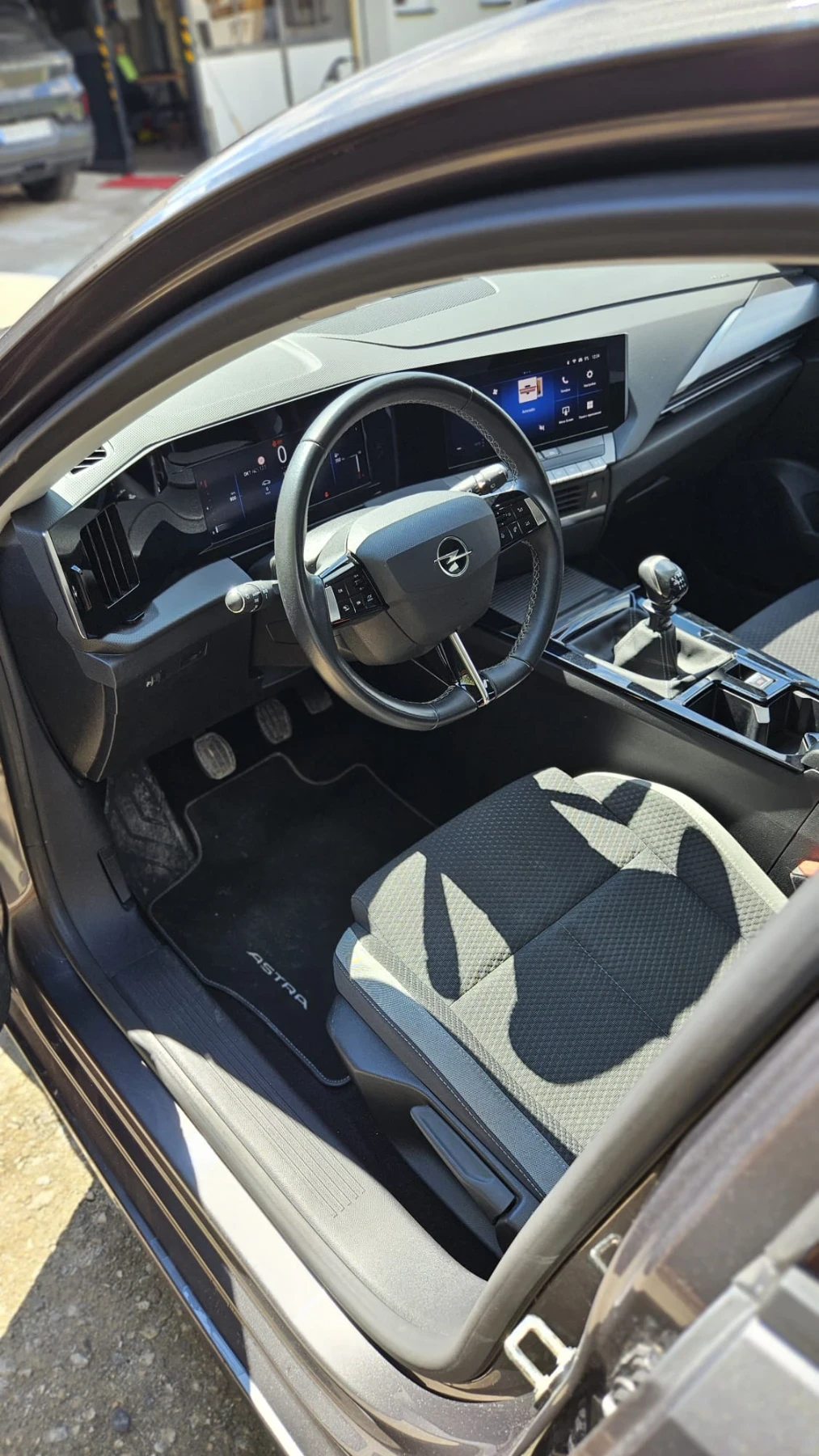 Opel Astra 1.2 Turbo , снимка 7 - Автомобили и джипове - 54715552