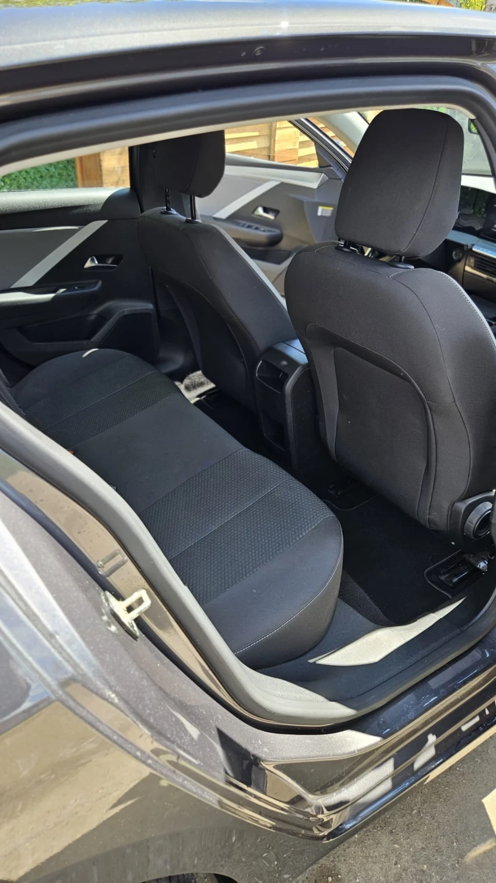 Opel Astra 1.2 Turbo , снимка 9 - Автомобили и джипове - 54715552