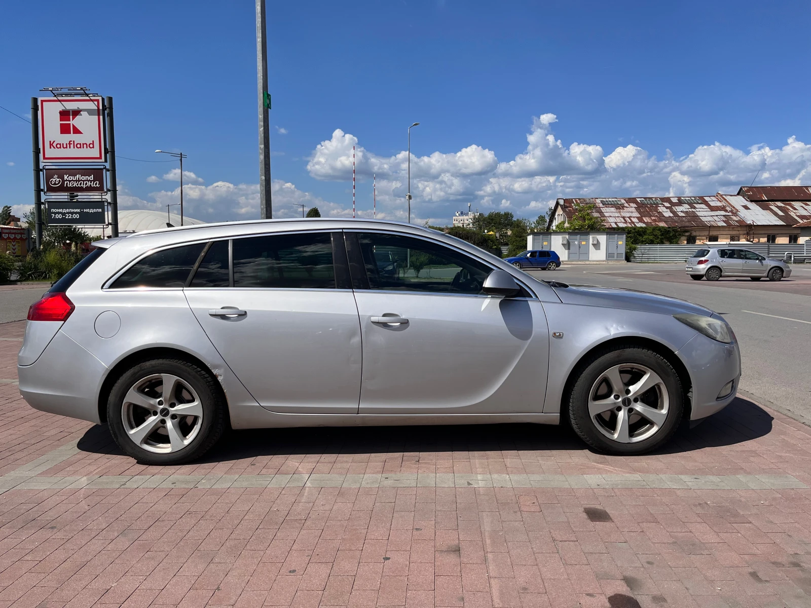 Opel Insignia, снимка 3 - Автомобили и джипове - 54728173