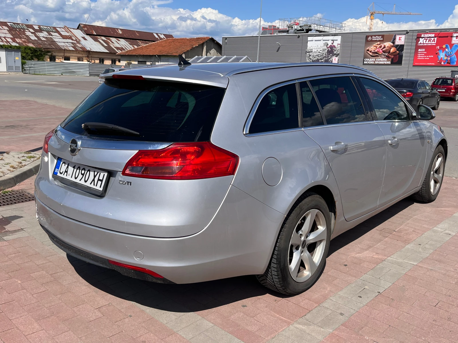 Opel Insignia, снимка 6 - Автомобили и джипове - 54728173