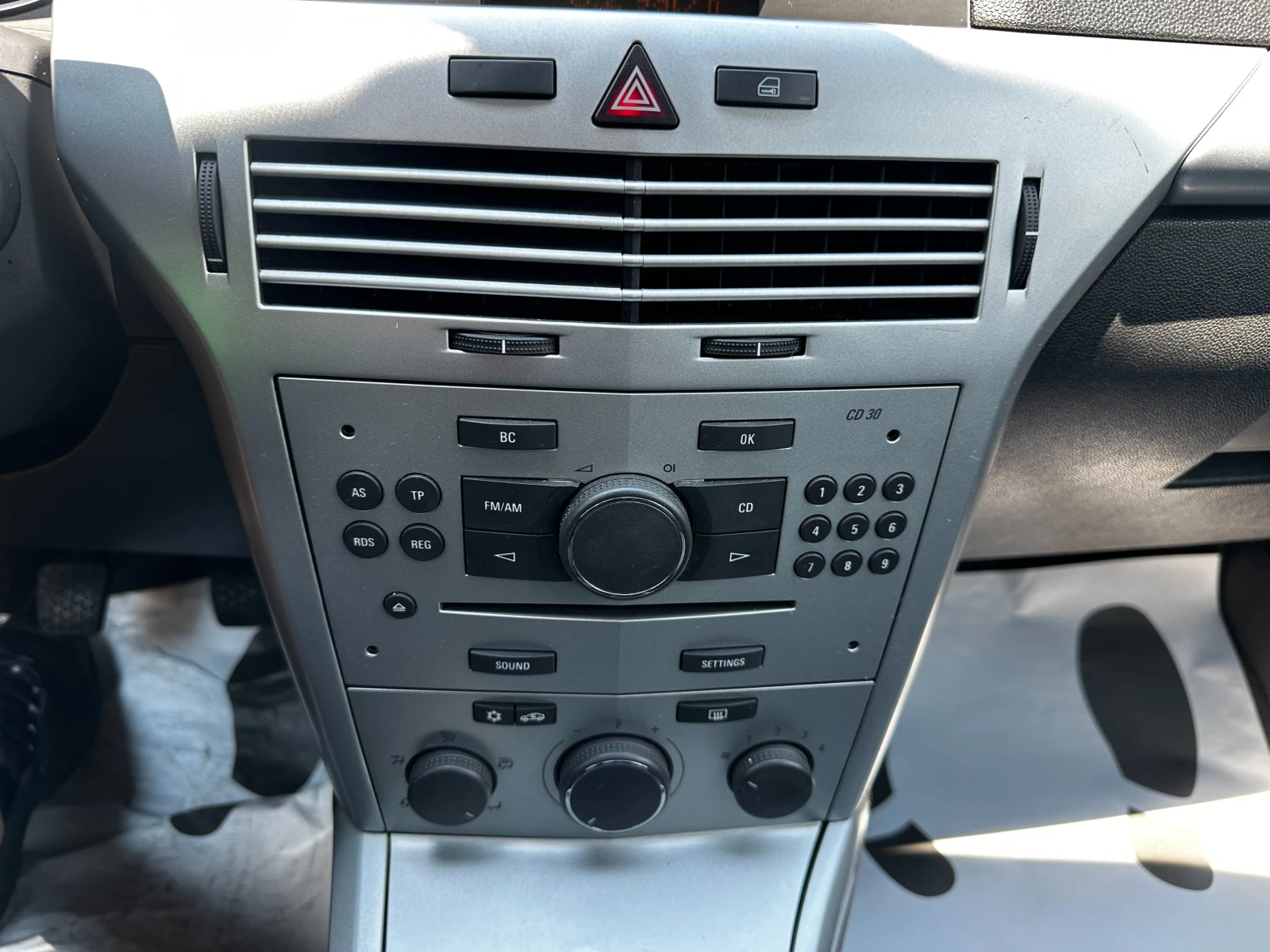 Opel Astra 1.6i 116 к.с. , снимка 14 - Автомобили и джипове - 54821061