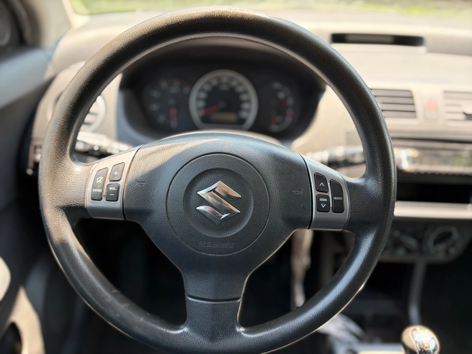 Suzuki Swift 1.3DDiS ПОДГРЕВ , снимка 10 - Автомобили и джипове - 55058263
