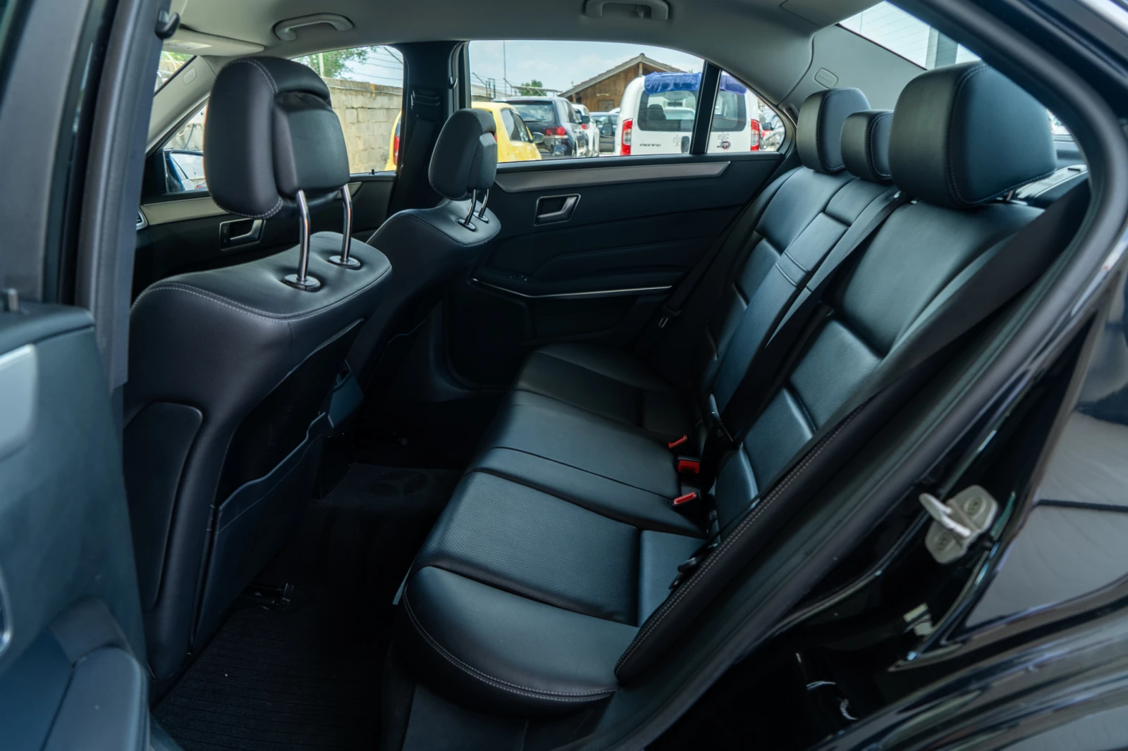 Mercedes-Benz E 220 D = FACELIFT = 2014 = ГАРАНЦИЯ = ЛИЗИНГ, снимка 10 - Автомобили и джипове - 55337103