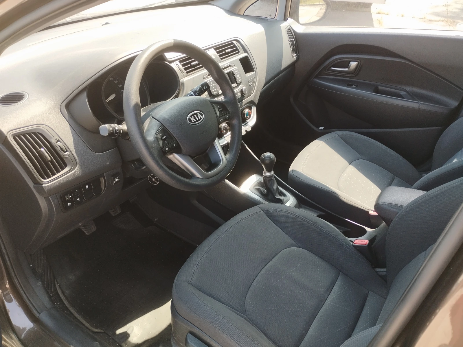 Kia Rio 1.25 ГАЗ-БЕНЗИН, снимка 8 - Автомобили и джипове - 55601783