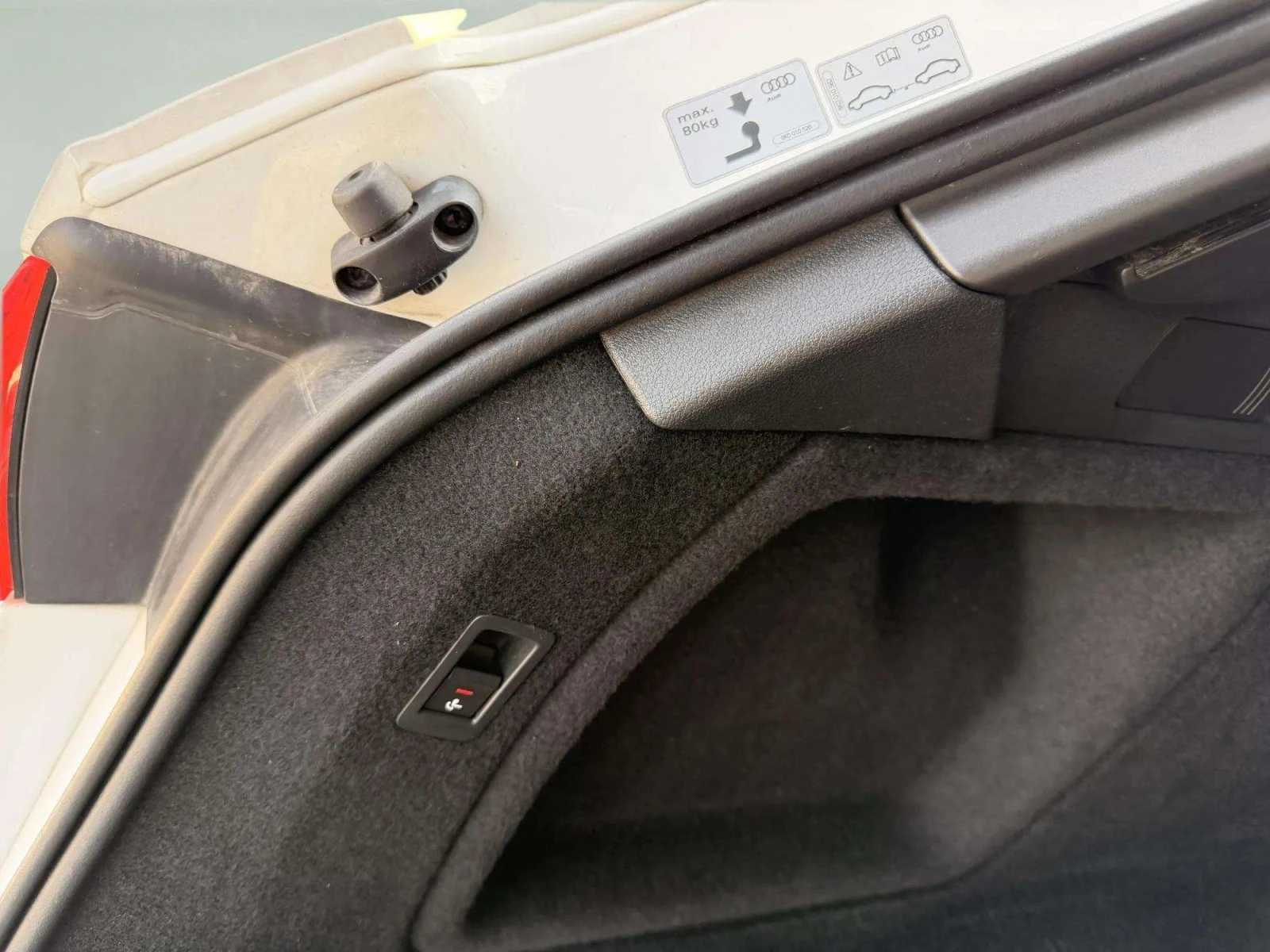 Audi A4 Avant S Line 40 TFSI G-tron, снимка 16 - Автомобили и джипове - 55802838