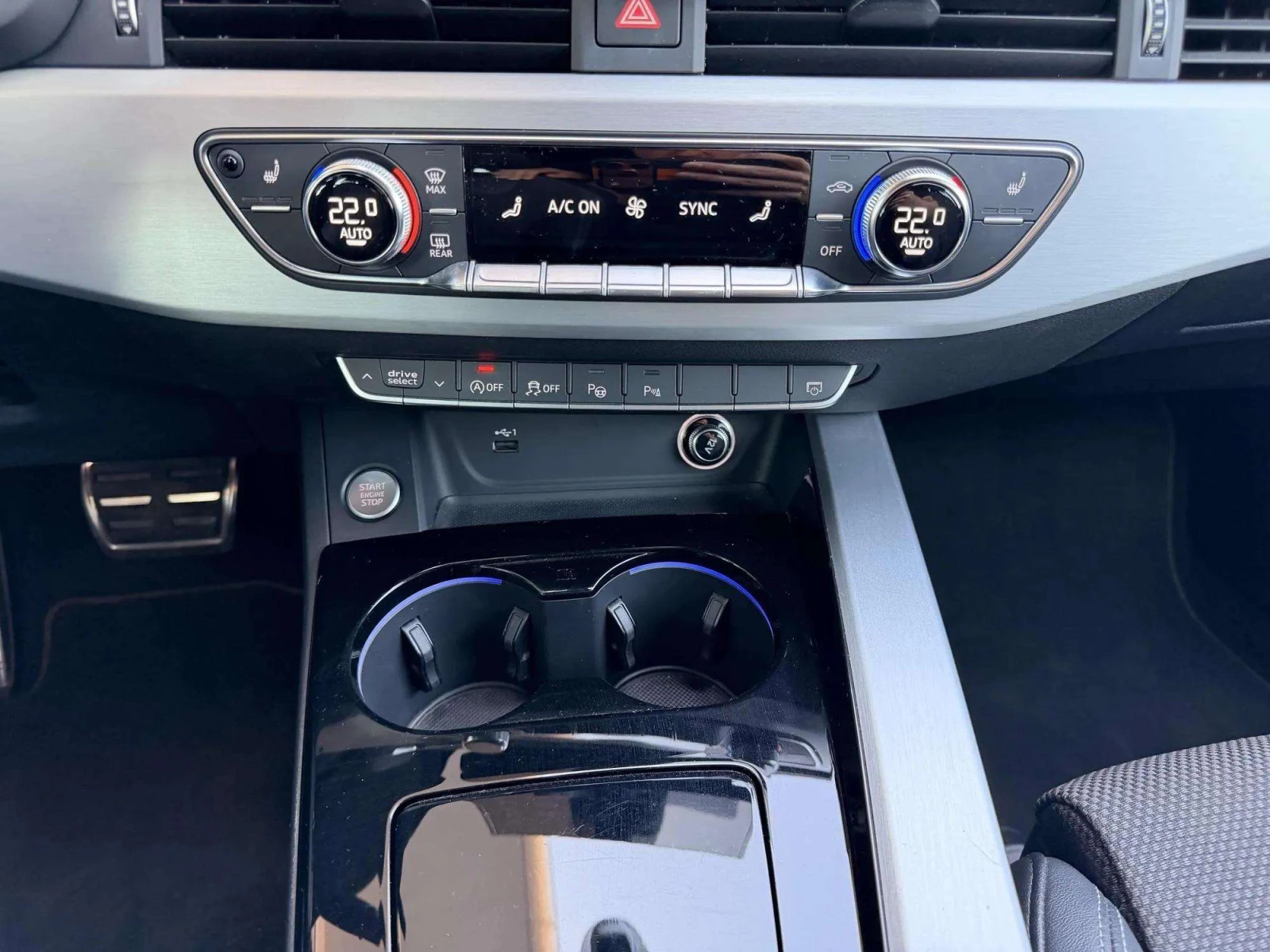 Audi A4 Avant S Line 40 TFSI G-tron, снимка 11 - Автомобили и джипове - 55802838