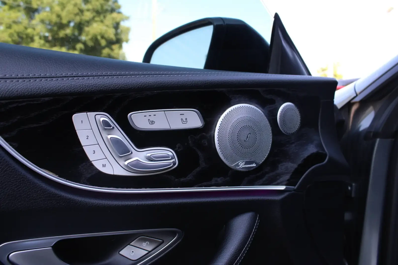 Mercedes-Benz E 400, снимка 11 - Автомобили и джипове - 55804367