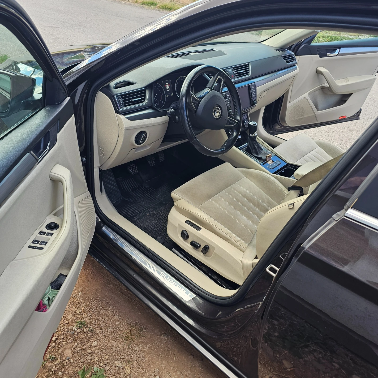 Skoda Superb, снимка 7 - Автомобили и джипове - 55952639
