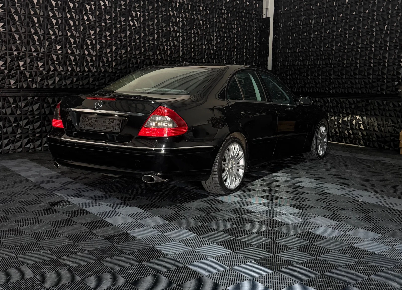 Mercedes-Benz E 320, снимка 9 - Автомобили и джипове - 55955878