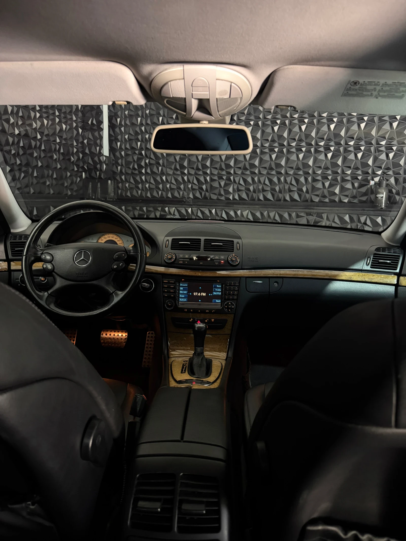 Mercedes-Benz E 320, снимка 11 - Автомобили и джипове - 55955878