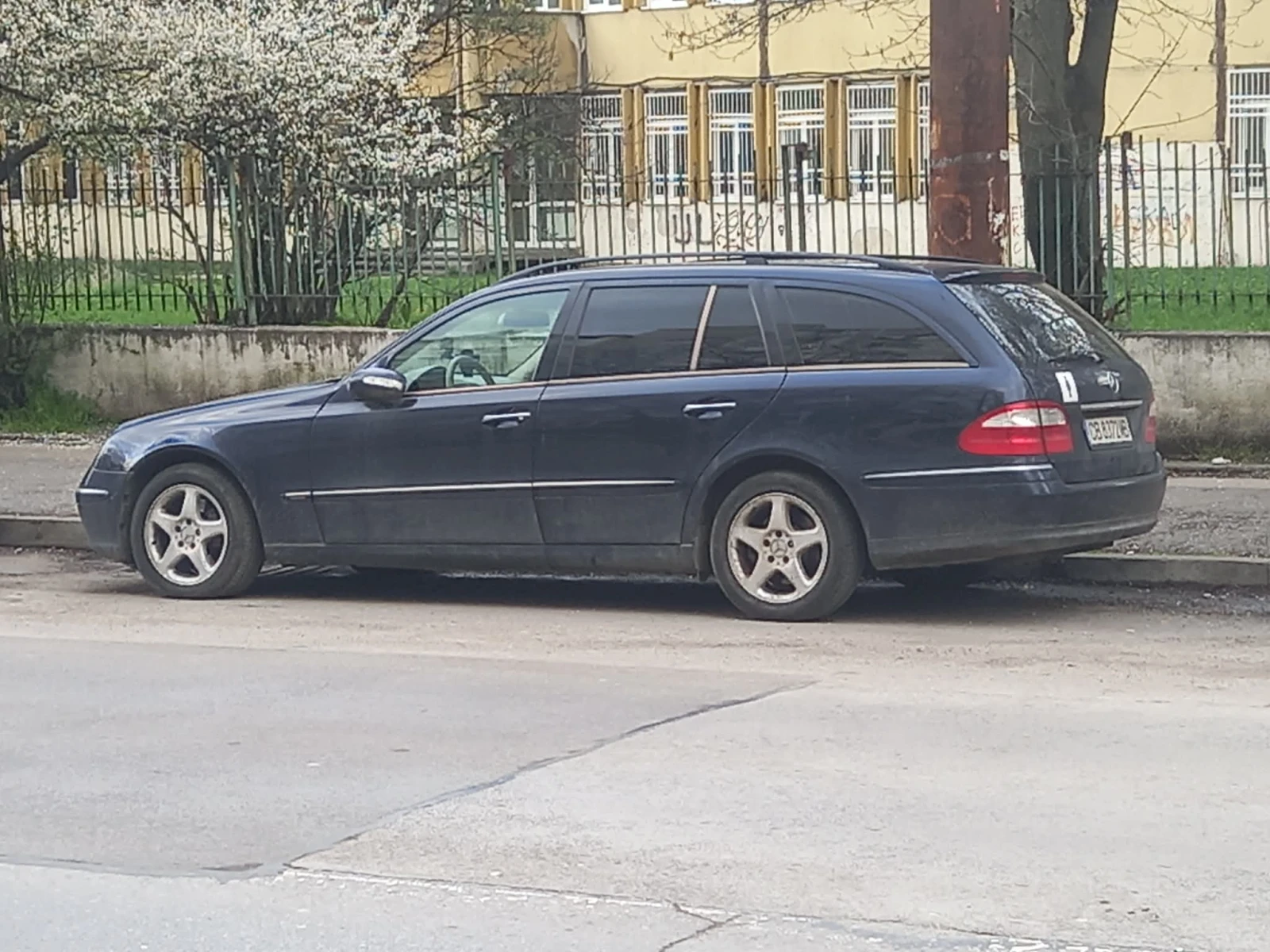 Mercedes-Benz E 280 211, снимка 2 - Автомобили и джипове - 56116085