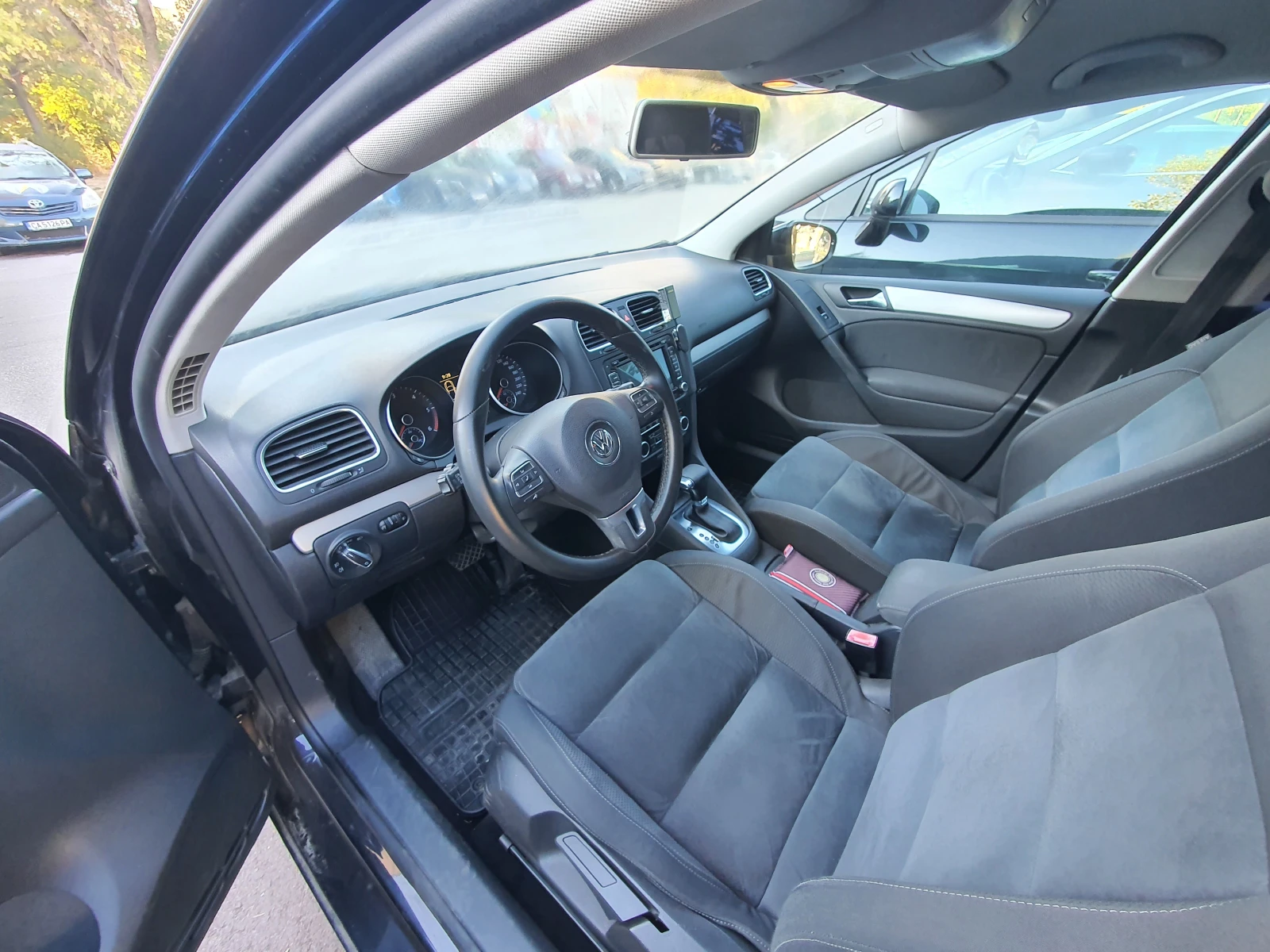 VW Golf High Line/DSG/FULL, снимка 8 - Автомобили и джипове - 56542483