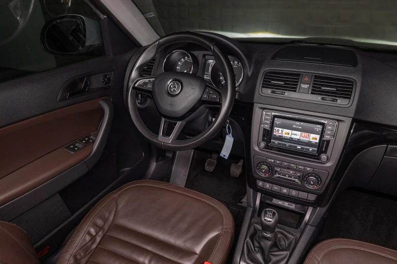 Skoda Yeti 2.0TDI* Laurin&Klement* 4&#215;4* КРУИЗ КОНТРОЛ* К, снимка 11 - Автомобили и джипове - 52664537