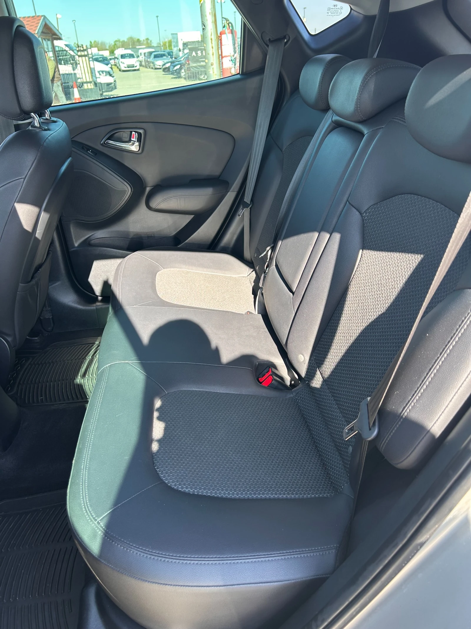 Hyundai IX35 2.0i NAVI/KAMERA/KOJA EURO 5 - изображение 10