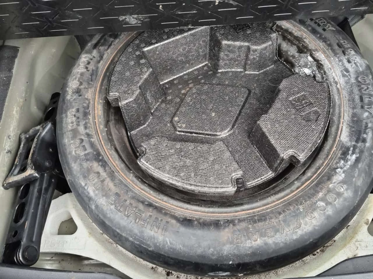 Toyota Rav4 * HYBRID LE * * ЗАДНА КАМЕРА* * ПОДГРЕВ* , снимка 14 - Автомобили и джипове - 53998960