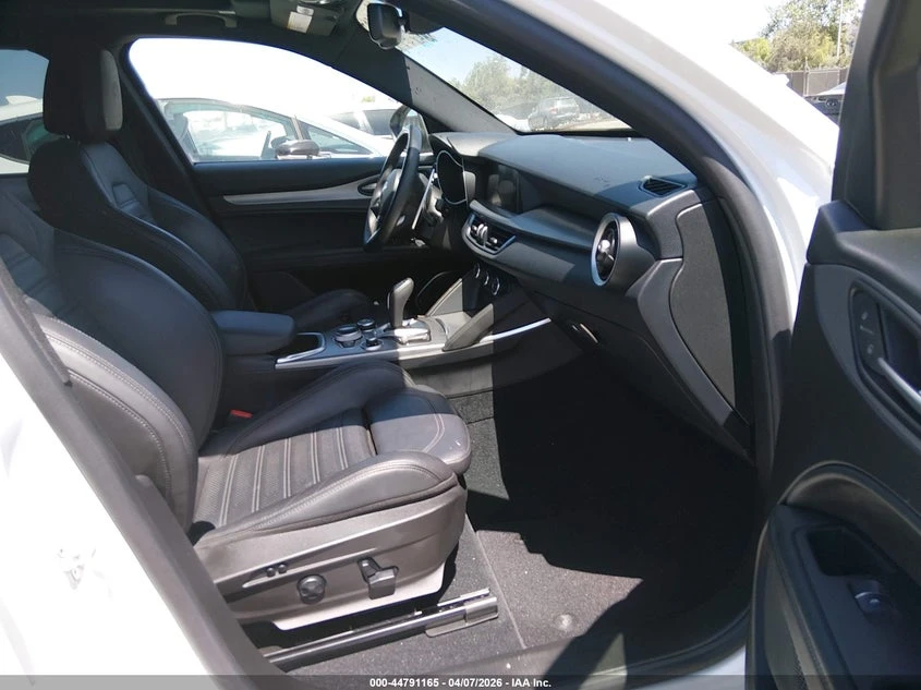 Alfa Romeo Stelvio * Veloce Awd* BUY NOW* ����.����*  | Mobile.bg � ����������� 5