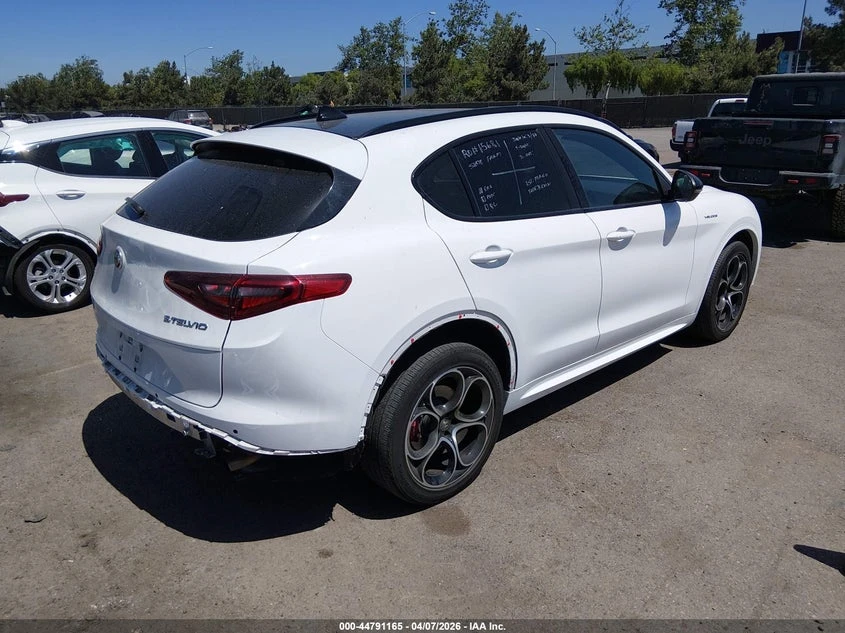 Alfa Romeo Stelvio * Veloce Awd* BUY NOW* ����.����*  | Mobile.bg � ����������� 4