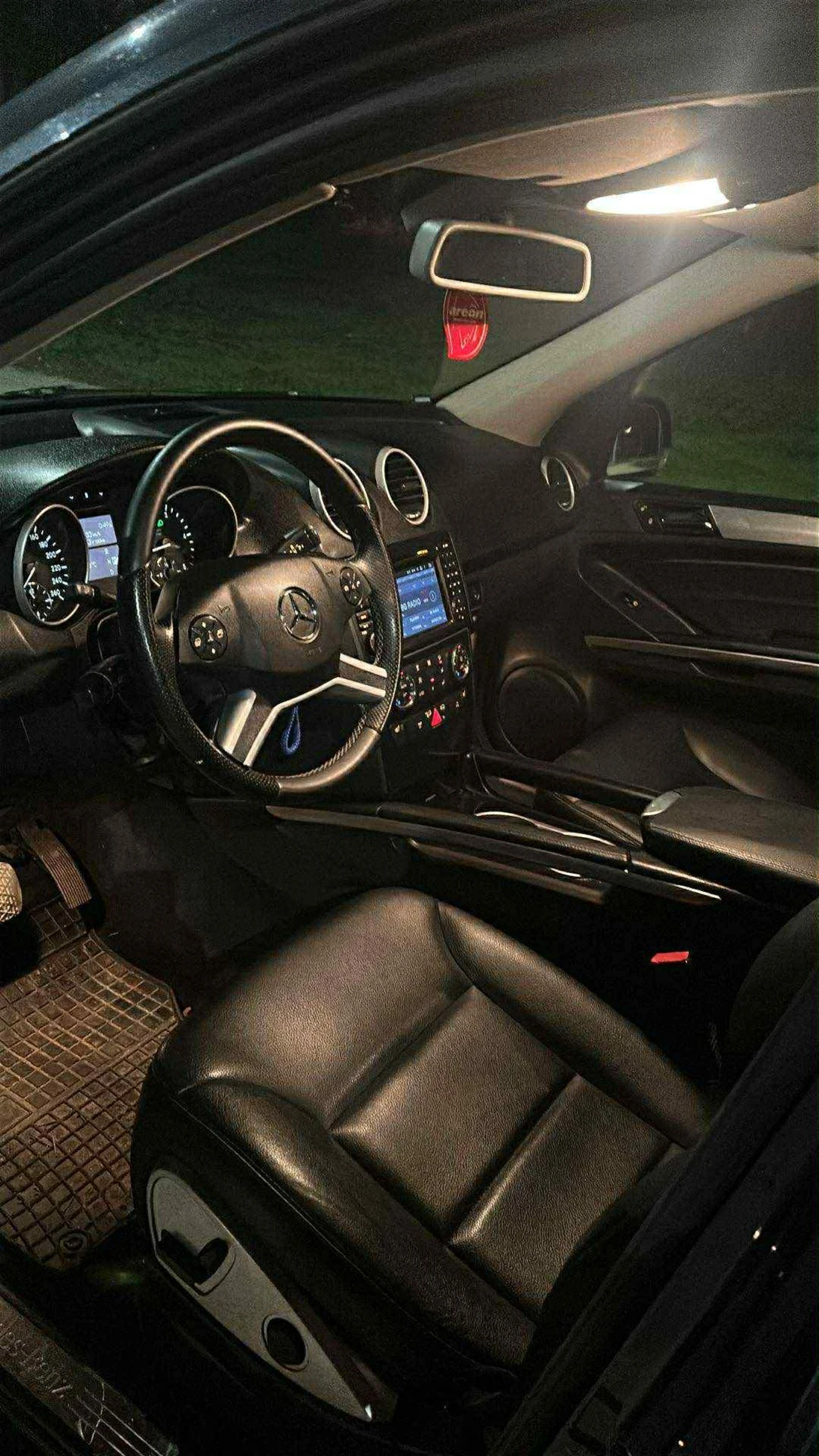 Mercedes-Benz ML 300, снимка 7 - Автомобили и джипове - 55125650