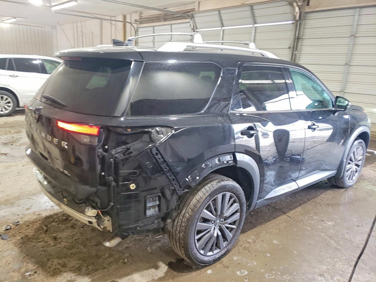 Nissan Pathfinder 3.5l Sl, снимка 3 - Автомобили и джипове - 56511149