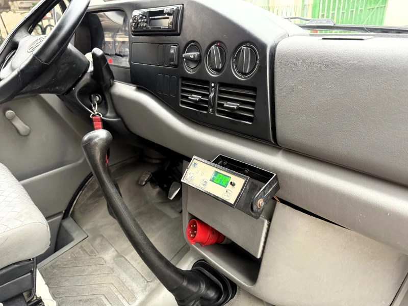 VW Lt 2.5 TDI 102 к.с. Хладилен, снимка 11 - Бусове и автобуси - 53220428