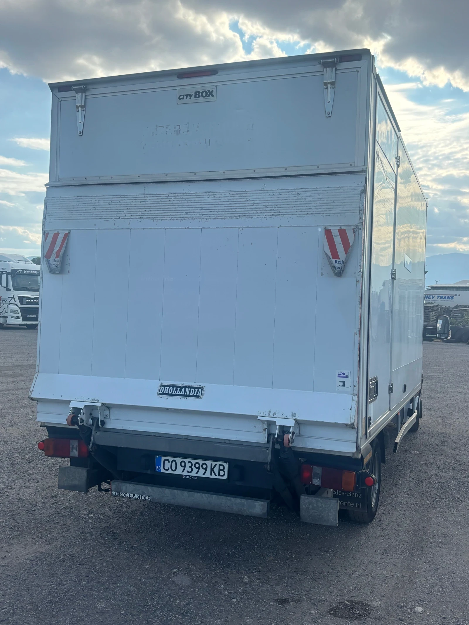Mercedes-Benz Sprinter Спринтер 516 с падащ борд, снимка 5 - Бусове и автобуси - 56265652