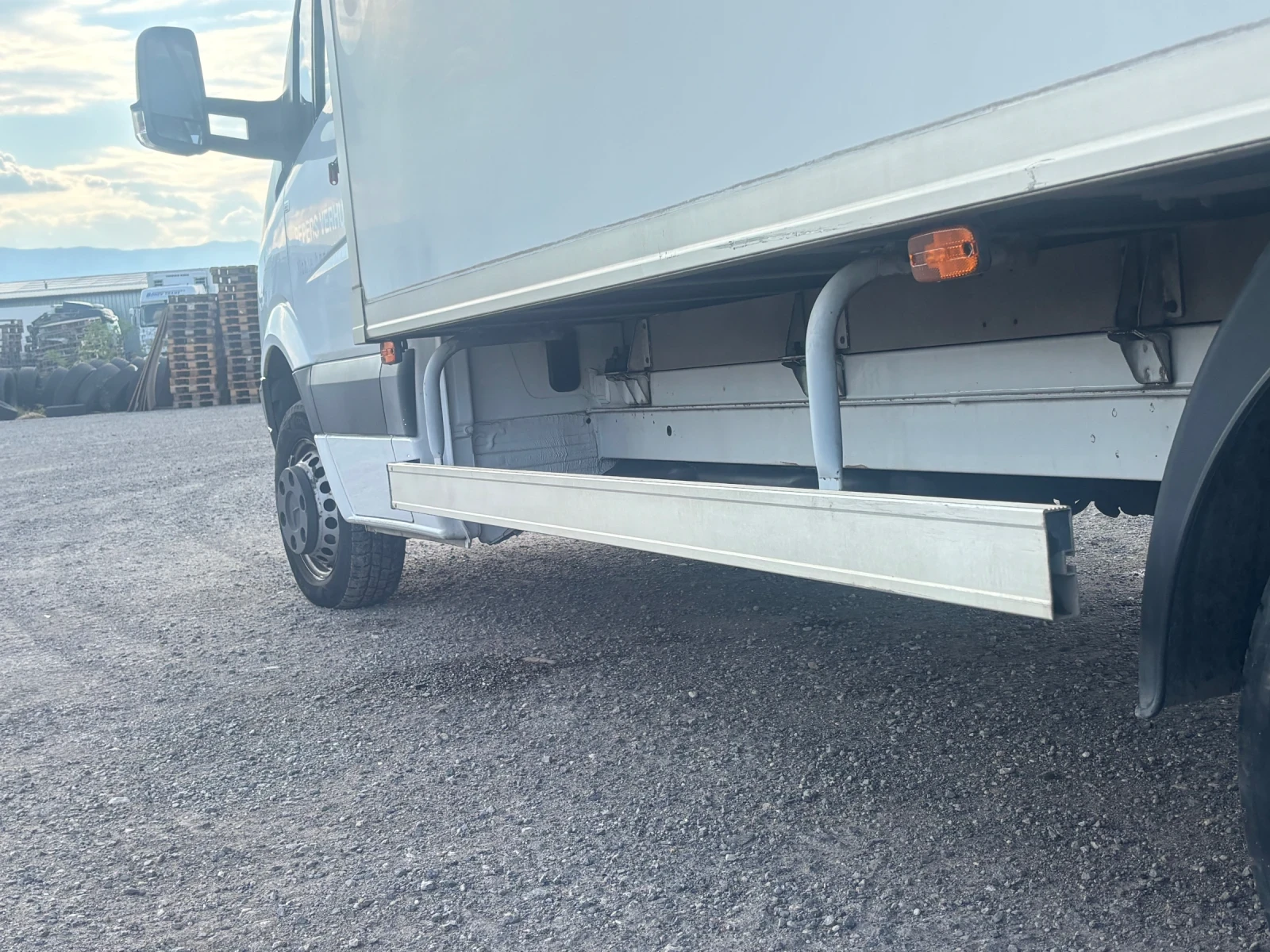 Mercedes-Benz Sprinter Спринтер 516 с падащ борд, снимка 4 - Бусове и автобуси - 56265652
