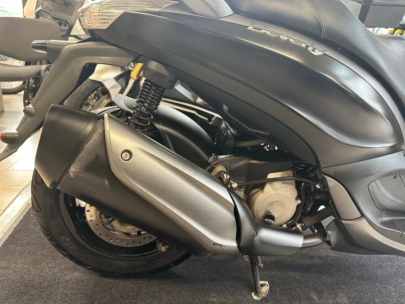 Piaggio Beverly 350i ABS/ASR/LED 2017г., снимка 10 - Мотоциклети и мототехника - 53003717