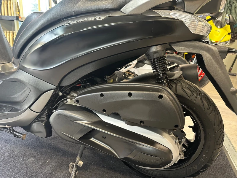 Piaggio Beverly 350i ABS/ASR/LED 2017г., снимка 9 - Мотоциклети и мототехника - 53003717