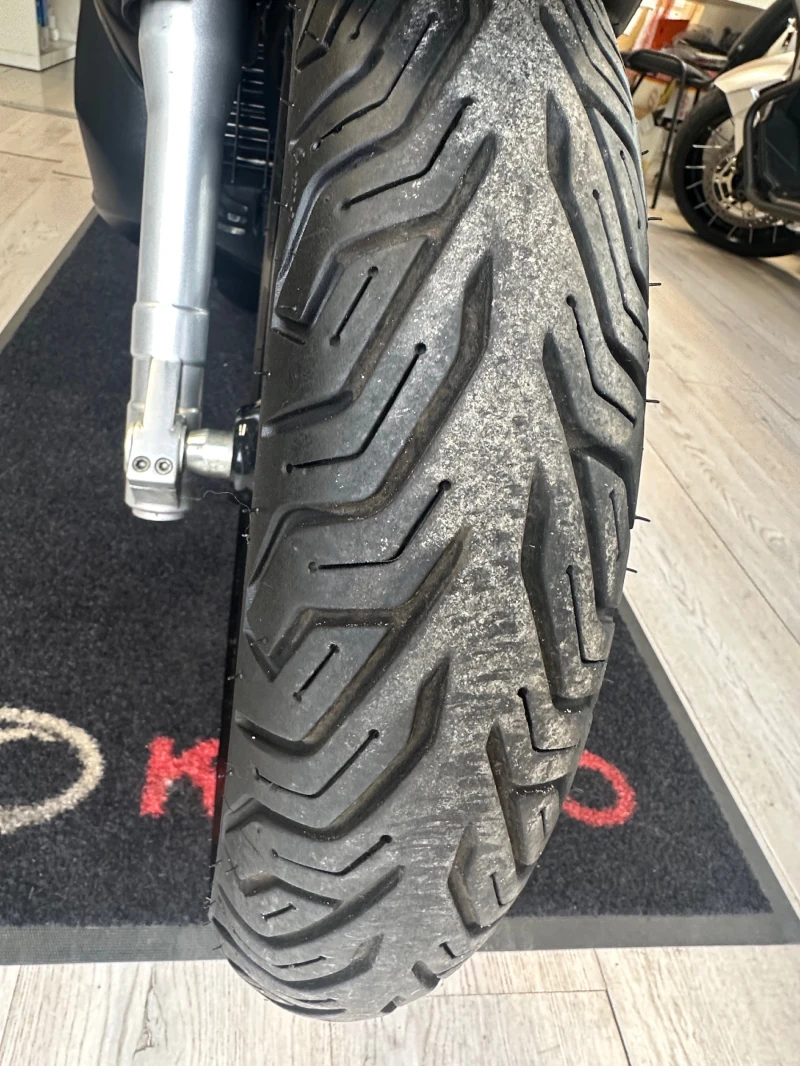 Piaggio Beverly 350i ABS/ASR/LED 2017г., снимка 11 - Мотоциклети и мототехника - 53003717