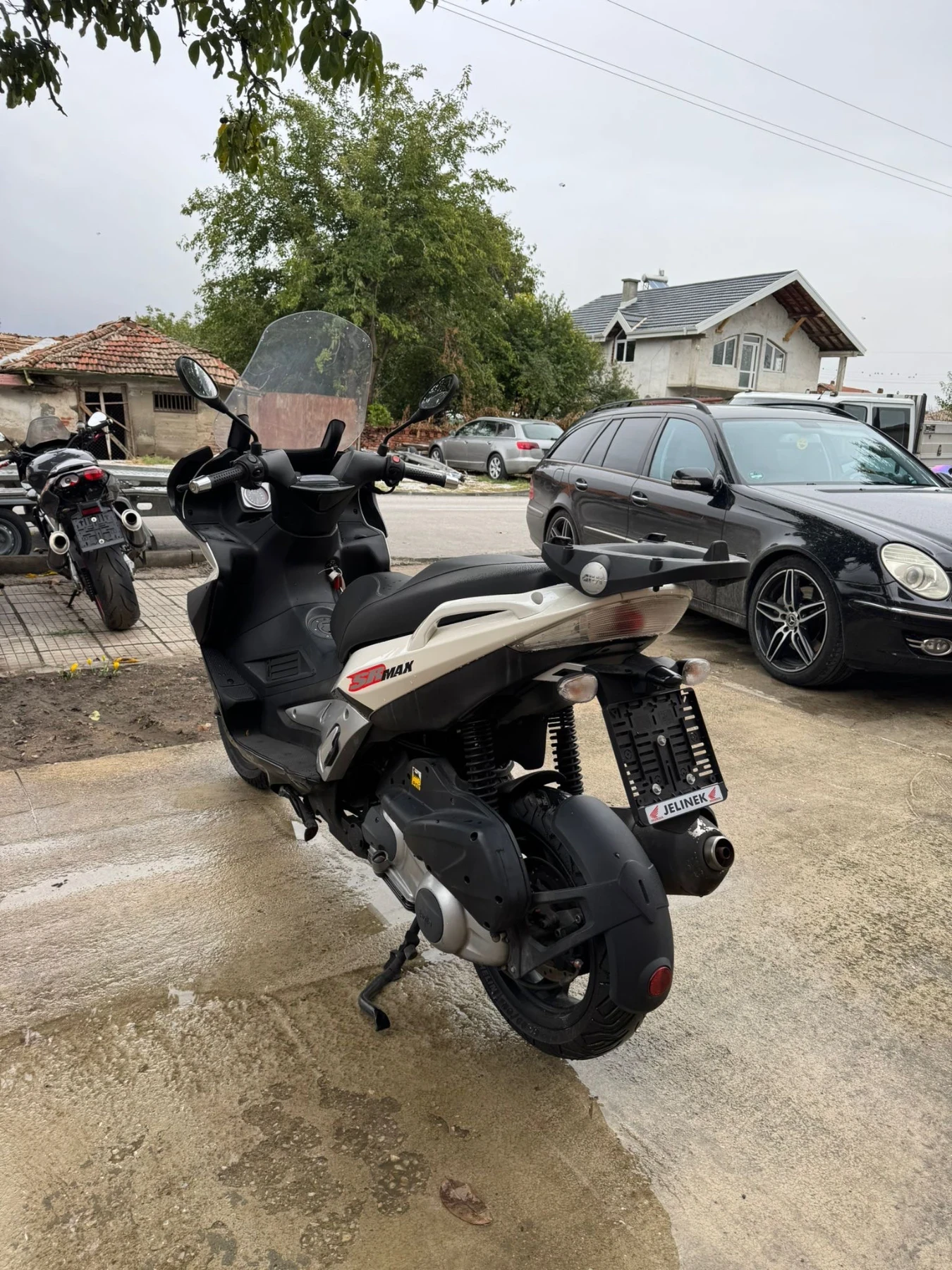 Aprilia Sr SR-MAX 300 - изображение 7