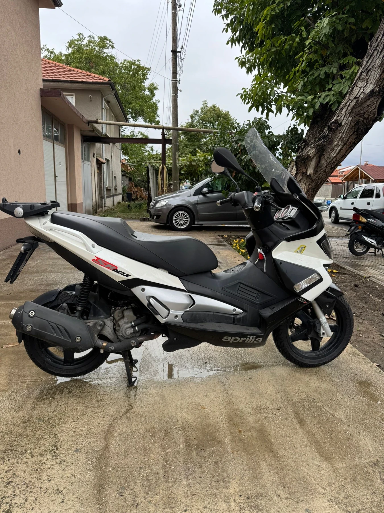 Aprilia Sr SR-MAX 300 - изображение 4