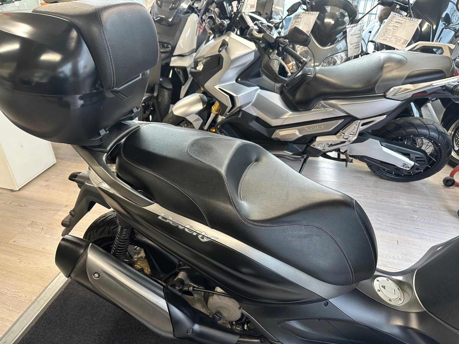 Piaggio Beverly 350i ABS/ASR/LED 2017г. - изображение 3