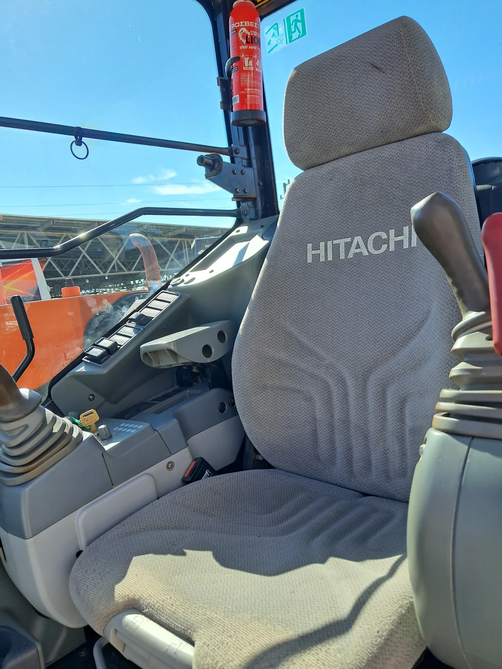 Багер Hitachi ZAXIS 85 USB 5-A, снимка 9 - Индустриална техника - 56373468