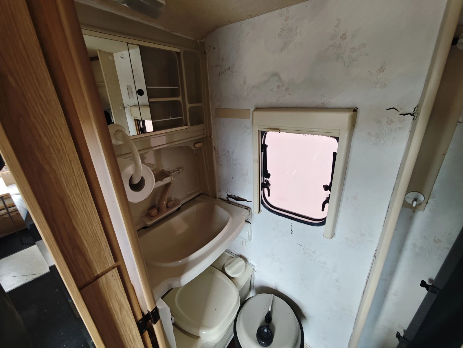 �������� Eldis Eldis | Mobile.bg � ����������� 10