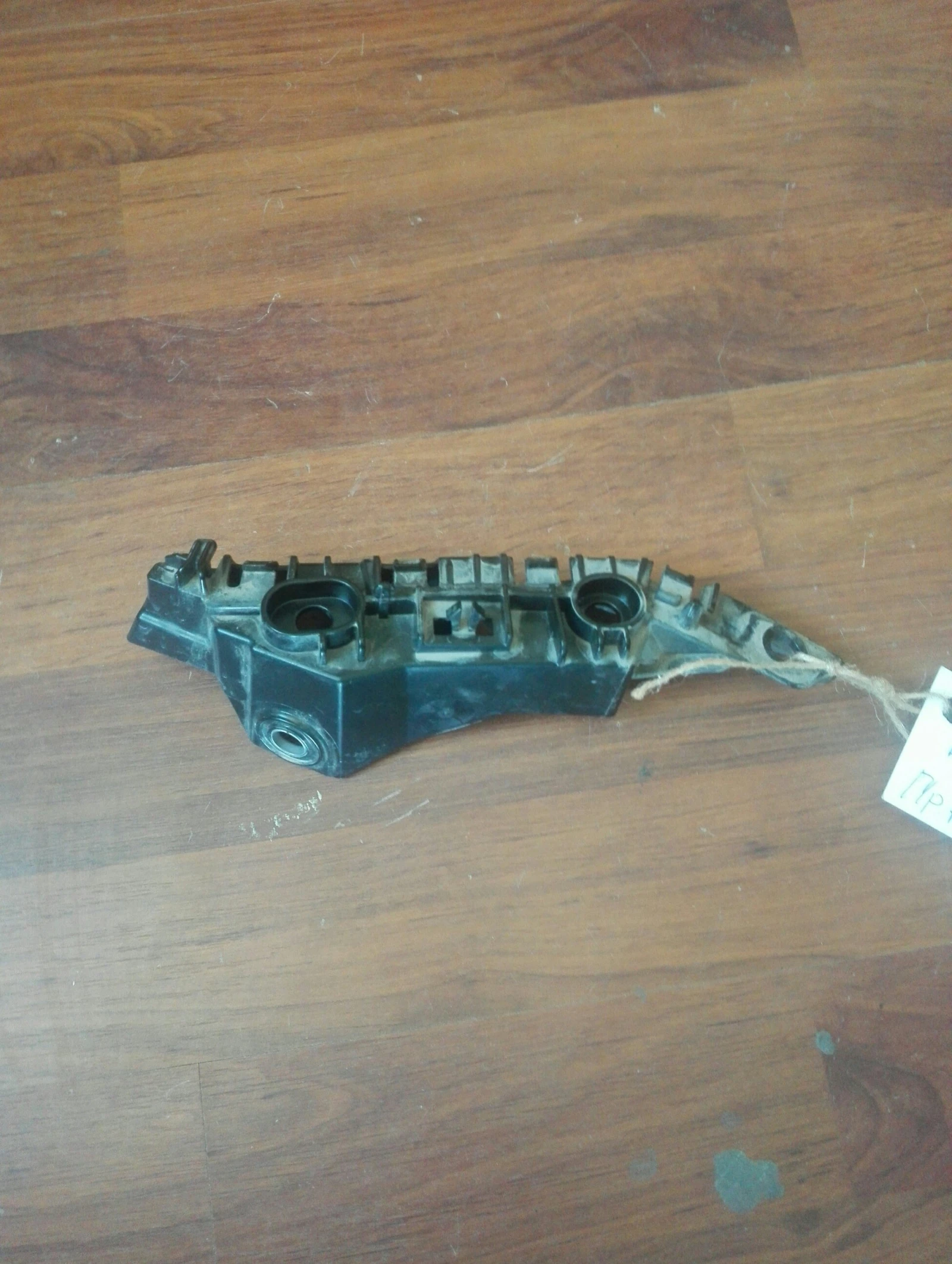 Водач предна броня десен Фолксваген Голф 7