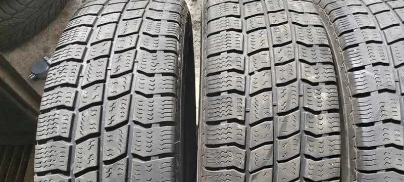 Гуми Зимни 215/70R15, снимка 2 - Гуми и джанти - 33034523