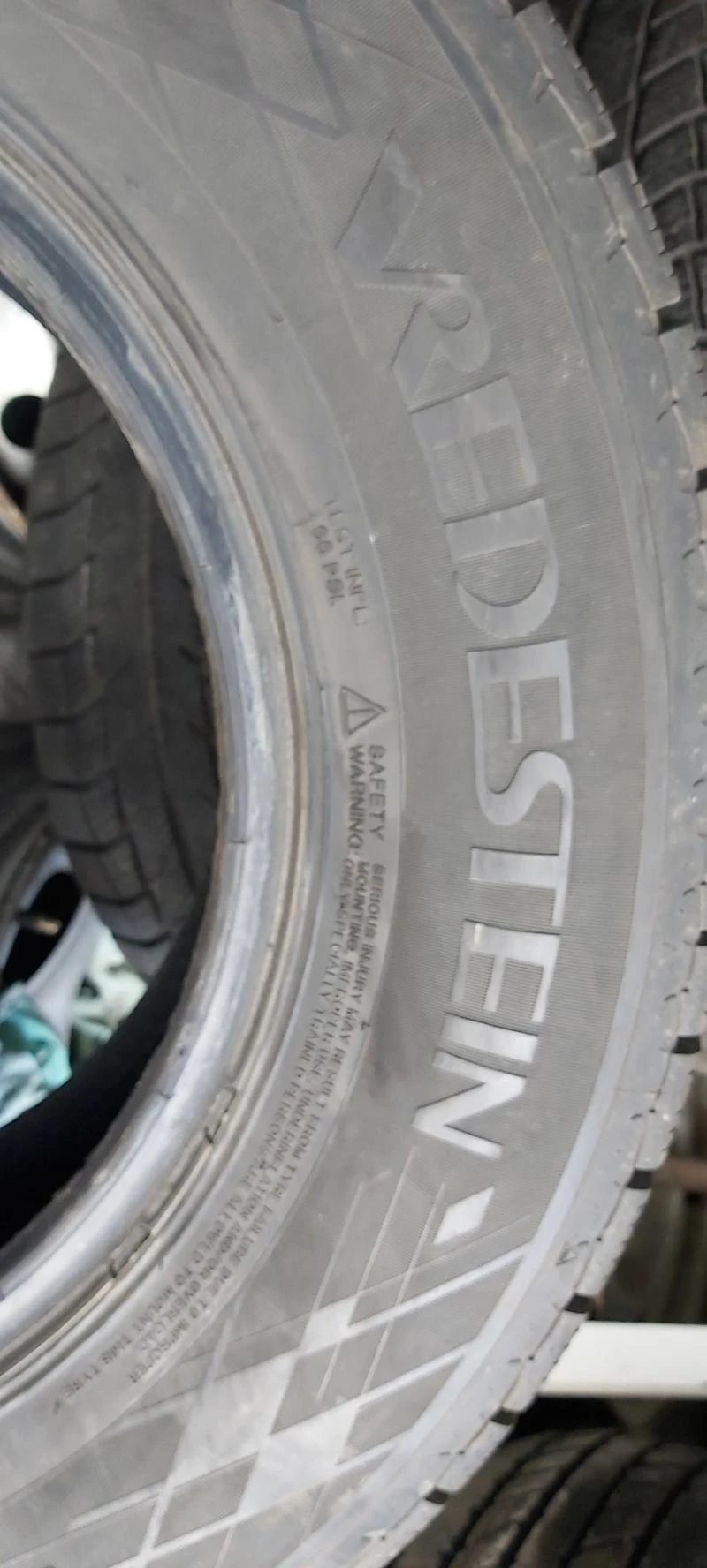 Гуми Зимни 215/70R15, снимка 6 - Гуми и джанти - 33034523