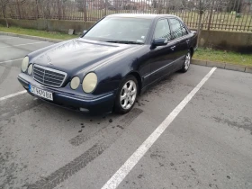 Mercedes-Benz E 200, снимка 3