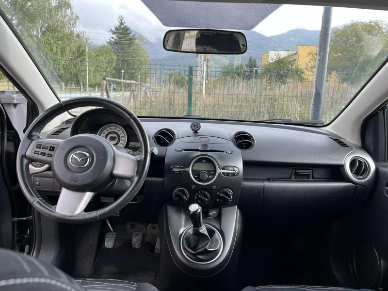 Mazda 2, снимка 9 - Автомобили и джипове - 47484762