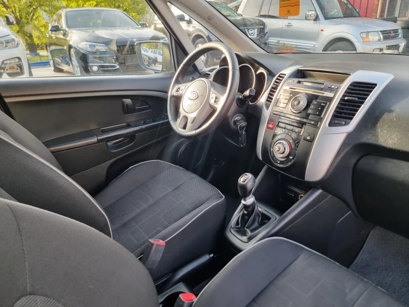 Kia Venga 1.4i GAZ, снимка 16 - Автомобили и джипове - 47519550