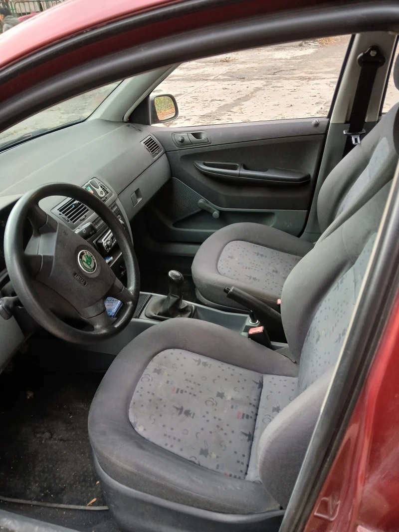 Skoda Fabia 1.4 mpi, снимка 8 - Автомобили и джипове - 48067993