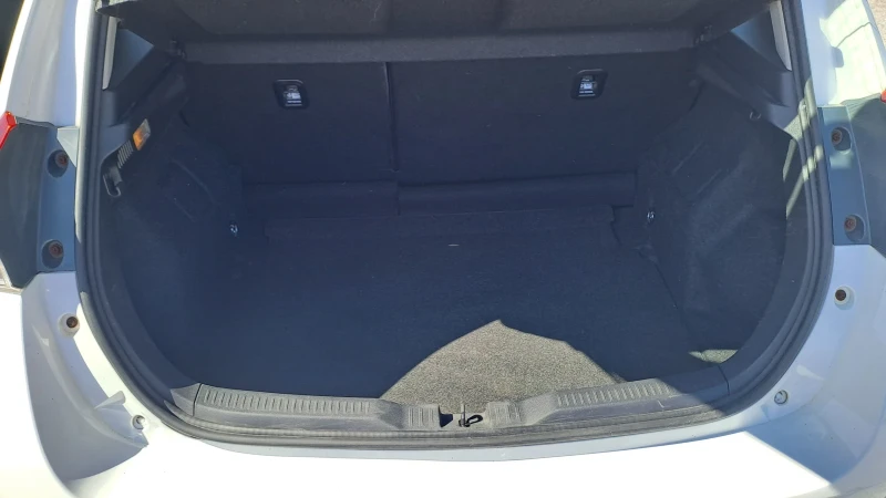 Toyota Auris 1.2it, снимка 14 - Автомобили и джипове - 52033608