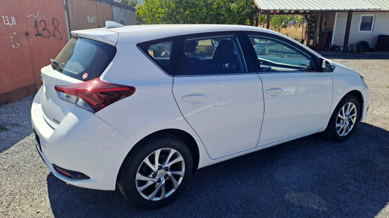 Toyota Auris 1.2it, снимка 6 - Автомобили и джипове - 52033608