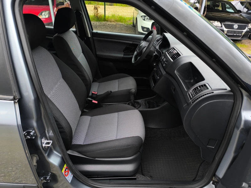 Skoda Fabia FACE LIFT-1.2i-60кс-КЛИМАТИК-EURO 5b-, снимка 15 - Автомобили и джипове - 52097487