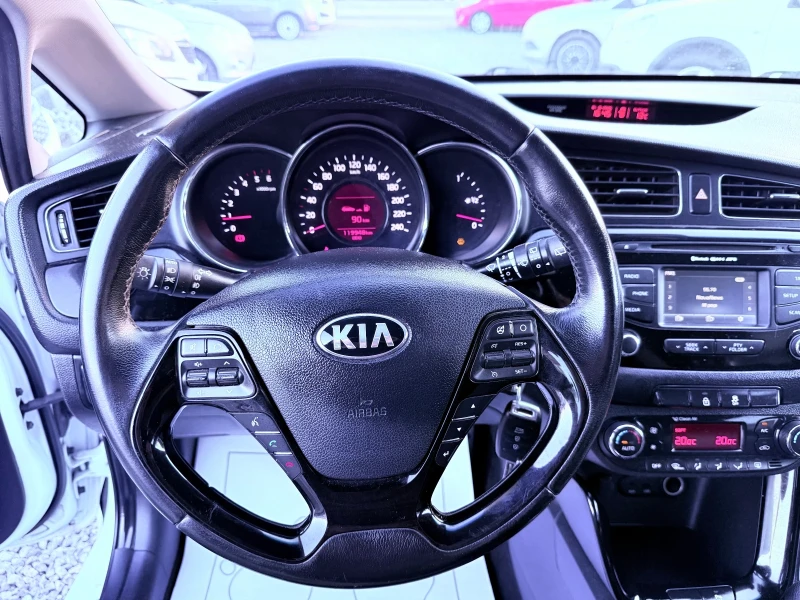 Kia Ceed 1.6 CRDI 110k.c., снимка 14 - Автомобили и джипове - 52098715