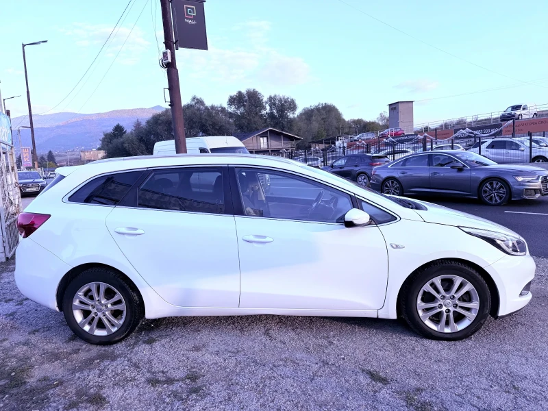 Kia Ceed 1.6 CRDI 110k.c., снимка 5 - Автомобили и джипове - 52098715