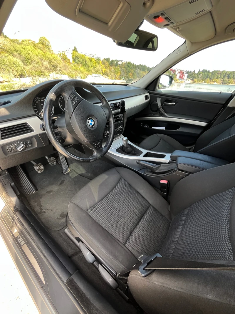 BMW 320, снимка 13 - Автомобили и джипове - 52109062