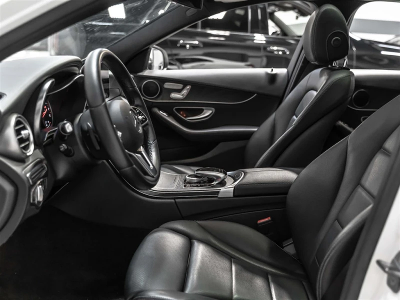 Mercedes-Benz C 300 * АВТО КРЕДИТ* ЦЕНА ДО БГ * СЕРВИЗНА ИСТОРИЯ * , снимка 6 - Автомобили и джипове - 53523190